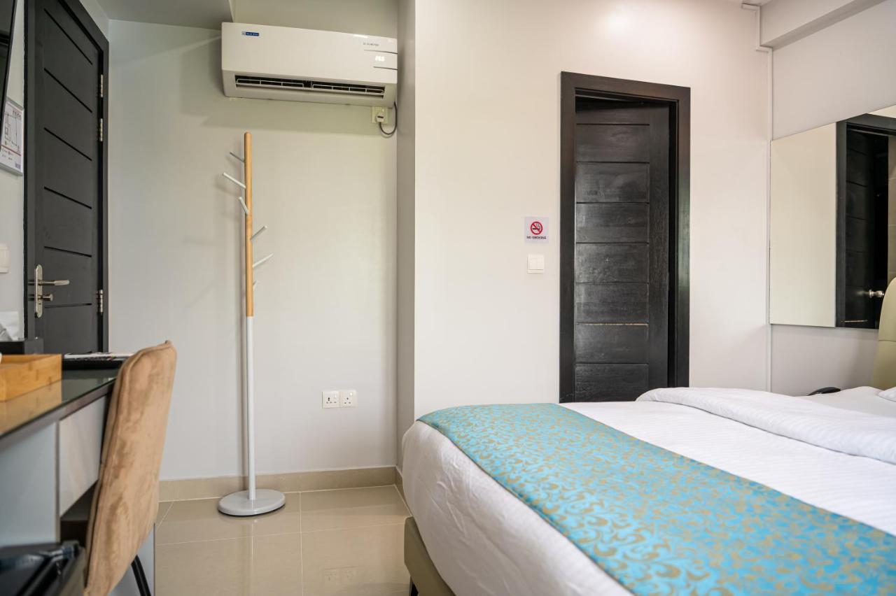 מאלה Tour Inn מראה חיצוני תמונה