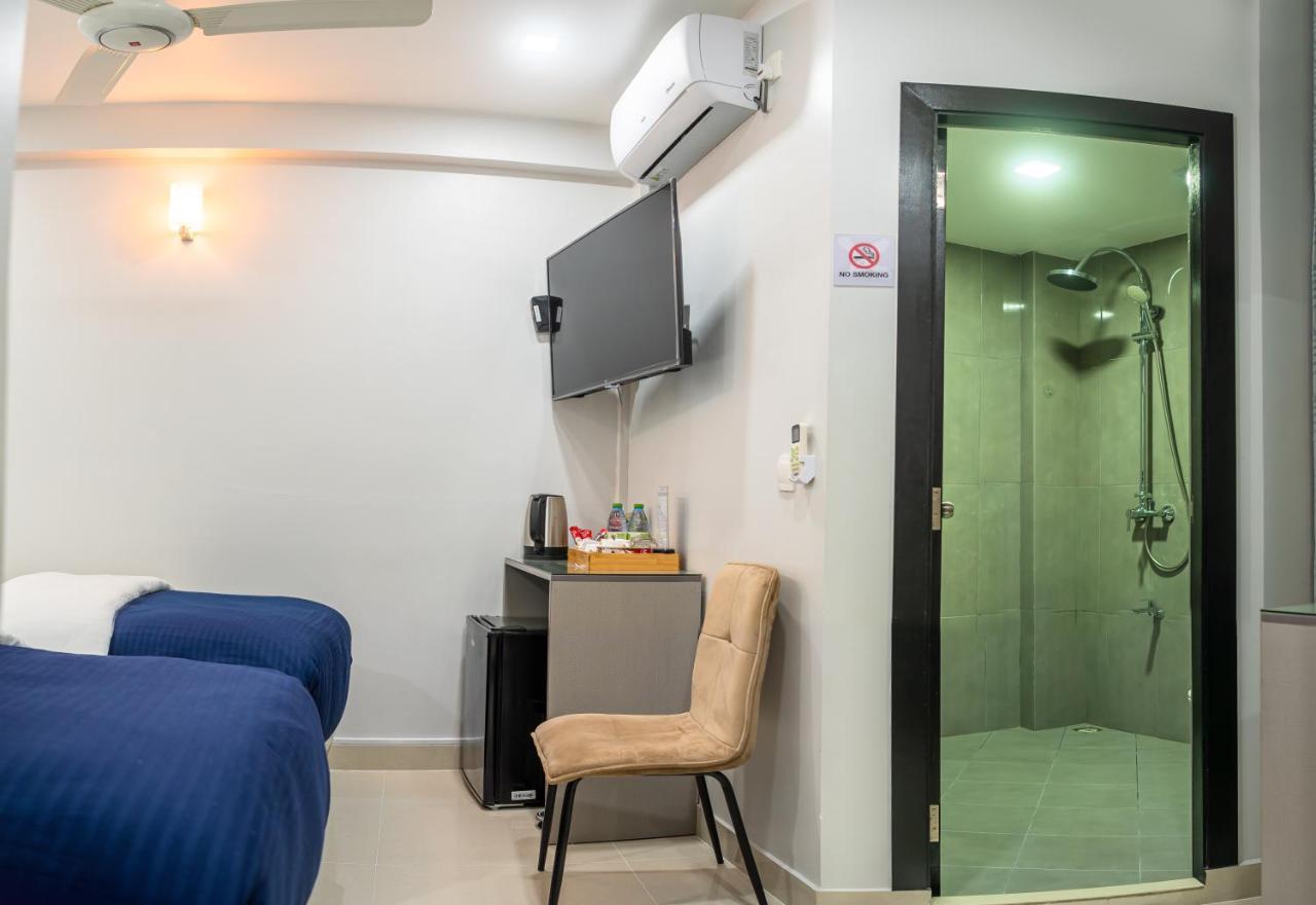 מאלה Tour Inn מראה חיצוני תמונה