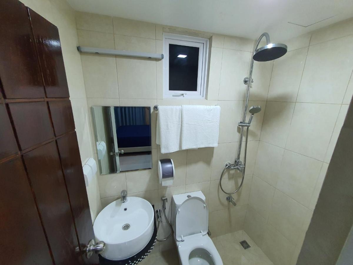 מאלה Tour Inn מראה חיצוני תמונה