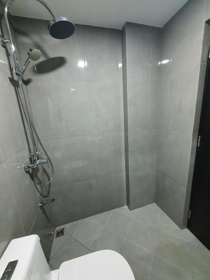 מאלה Tour Inn מראה חיצוני תמונה