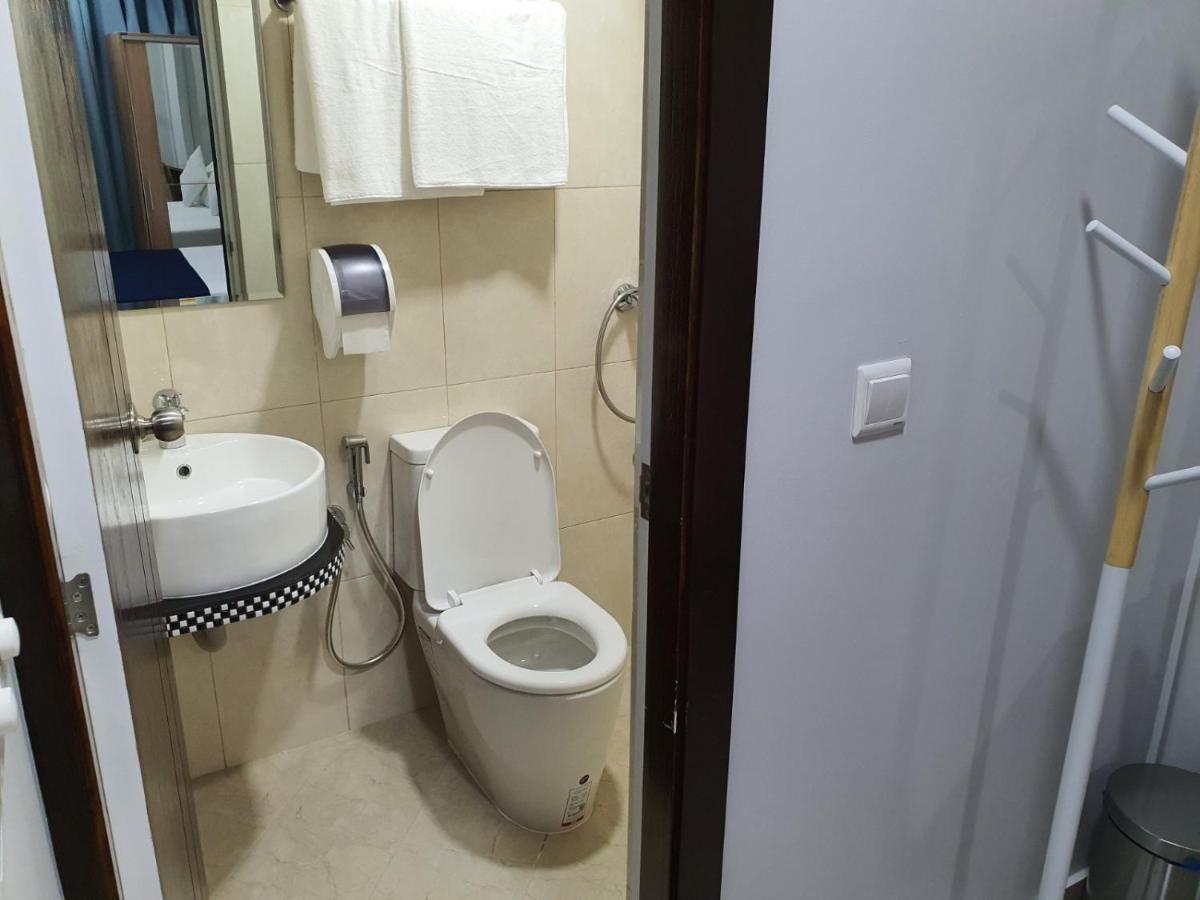 מאלה Tour Inn מראה חיצוני תמונה