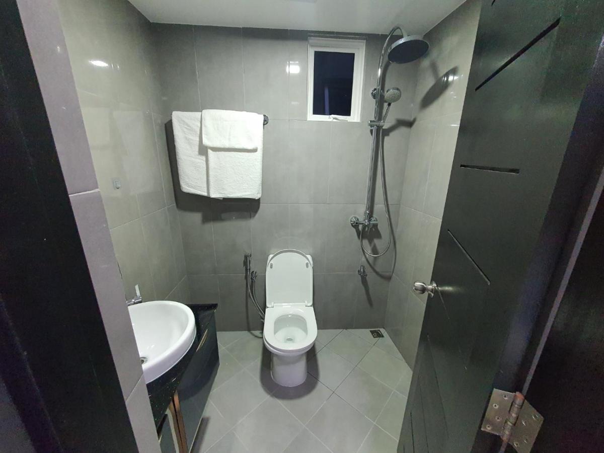 מאלה Tour Inn מראה חיצוני תמונה