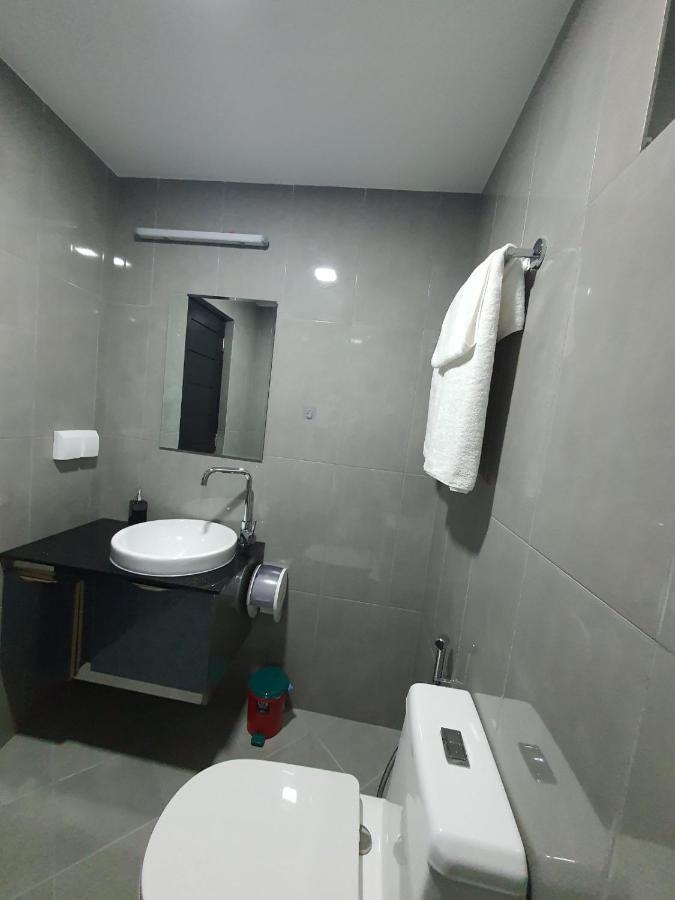מאלה Tour Inn מראה חיצוני תמונה
